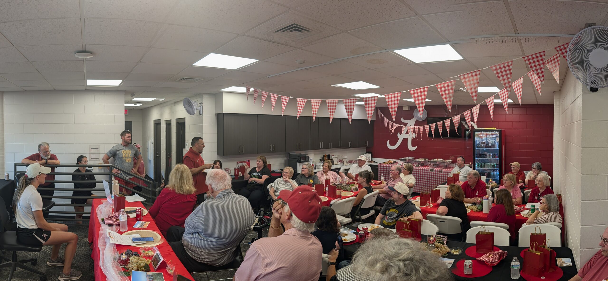 Photos: Crimson Event – Afternoon in Italy
